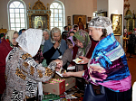 Прихожанок Казанского храма поздравили с Днем жен-мироносиц