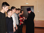 Иерей Артемий Фисенко благословил призывников на прохождение воинской службы