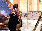 Преосвященнейший епископ Андрей совершил освящение крестов для строящегося Троицкого храма