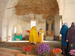 Первая Божественная литургия в восстанавливаемом храме в селе Липчанка