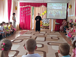 Священнослужитель благочиния посетил Россошанский детский сад №5
