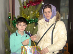 В рамках акции «Рождественское чудо-детям» 7 многодетных и малообеспеченных семей получили подарки
