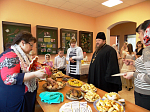 В Верхнемамонском Духовном центре прошла ярмарка в честь Дня жен-мироносиц