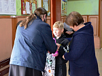 Представители благочиния посетили школу-интернат с пасхальным поздравлением