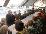 Воспитанники спортивно-оборонительного лагеря «Казачок» встретились со священником