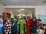 Священник посетил социальные учреждения с. Новая Калитва