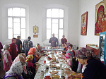 Благотворительный обед в день пожилых людей