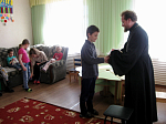 Представители благочиния посетили с пасхальным поздравлением социально-реабилитационный центр