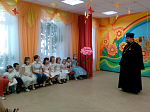 Священнослужитель поздравил детей с праздником детства