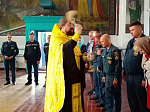 В праздник иконы "Неопалимая купина" пришли помолиться сотрудники пожарной части города Калач и добровольцы Всероссийской пожарной организации района