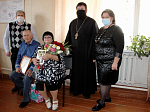 Благочинный принял участие в награждении семей Каменского района поздравительными адресами губернатора Воронежской области