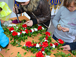 Школьники украсили храм к Пасхе