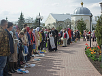 Освящение пасхальной снеди на территории Ильинского кафедрального собора г. Россошь