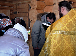 В Успенском храме Верхнего Мамона совершили праздничное богослужение в Крещенский сочельник