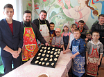 Священнослужители приняли участие в мастер-классе по изготовлению «жаворонков»