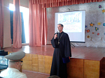 Священнослужитель  посетил образовательные учреждения и поздравил с началом учебного года