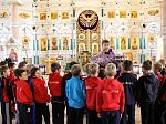 Юные хоккеисты посетили кафедральный собор Россоши