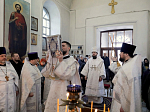 Епископ Дионисий совершил Божественную литургию в Александро-Невском храме города Калач