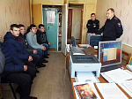 Настоятель Свято-Митрофановского храма протоиерей Сергий Чибисов посетил Верхнемамонское отделение внутренних дел