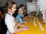 Учащиеся Калачеевской СОШ №1 испекли «жаворонков»