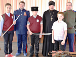 Каменские школьники встретились со священником и представителями казачества