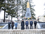 Духовенство Россошанского благочиния приняло участие в митинге, приуроченном к Дню героев Отечества