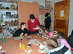 В Калачеевском благочинии прошел мастер-класс по росписи пасхальных декоративных яиц