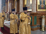 Глава Воронежской митрополии совершил воскресное богослужение
