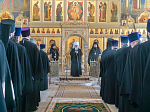 В день памяти священномученика Петра, архиепископа Воронежского, епископ Россошанский и Острогожский Дионисий сослужил митрополиту Воронежскому и Лискинскому Сергию за богослужением в Алексиево-Акатовом монастыре