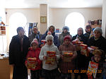 Матушка Алла Луцкевич передала гуманитарную помощь от Женсовета Воронежской митрополии многодетным, малоимущим, неполным семьям