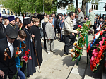В День Победы Преосвященнейший епископ Россошанский и Острогожский Андрей принял участие в митинге посвященном Дню Победы и возложил венок и цветы на Центральной братской могиле