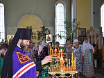 Епископ Россошанский и Острогожский Андрей возглавил богослужение в Свято-Троицком храме Кантемировки