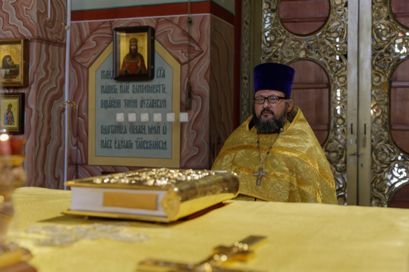 В канун дня памяти святого великомученика и целителя Пантелеимона, в Ильинском кафедральном соборе Россоши совершено всенощное бдение