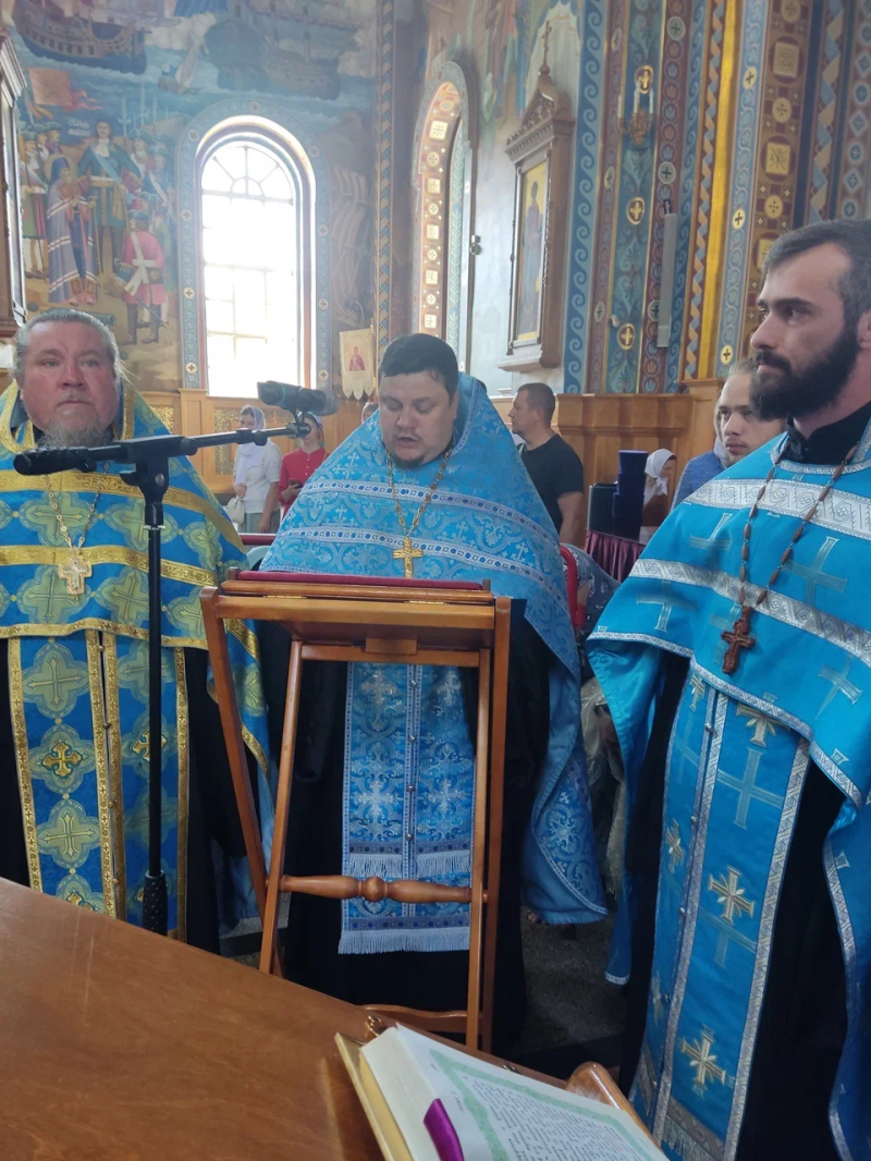 Духовенство Россошанского благочиния соборно помолилось у иконы Божией Матери «Казанская»