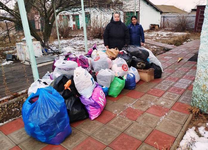 Социальный отдел Калачеевского благочиния передал гуманитарную помощь многодетной семье