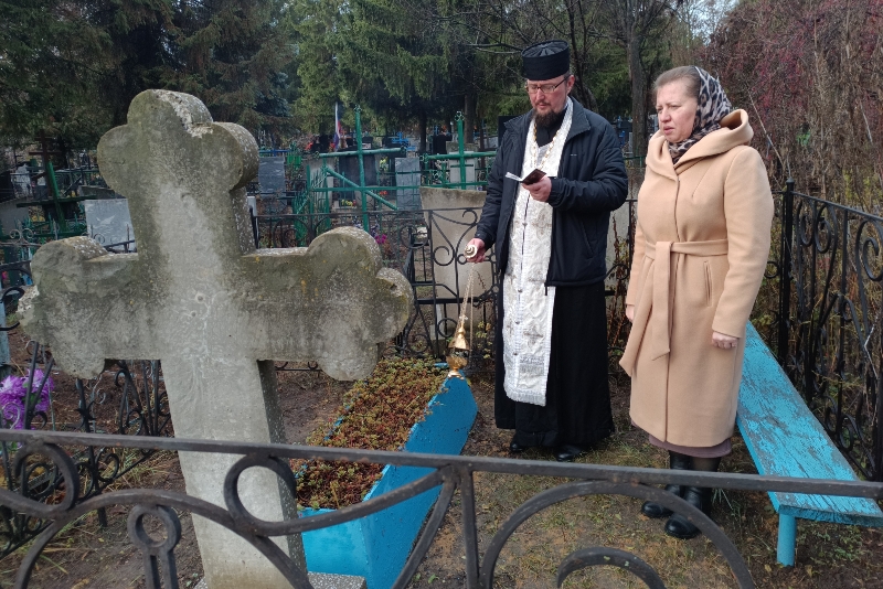 В городе Острогожске совершена панихида на могиле убиенного в 1918 году протоиерея Алексия Тростянского