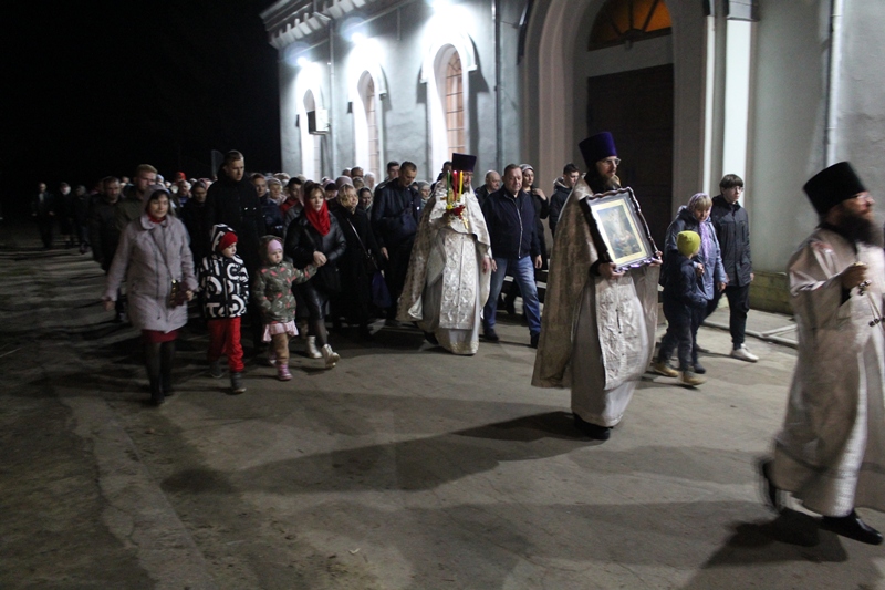 В Свято-Тихоновском соборном храме Острогожска совершено торжественное Пасхальное богослужение