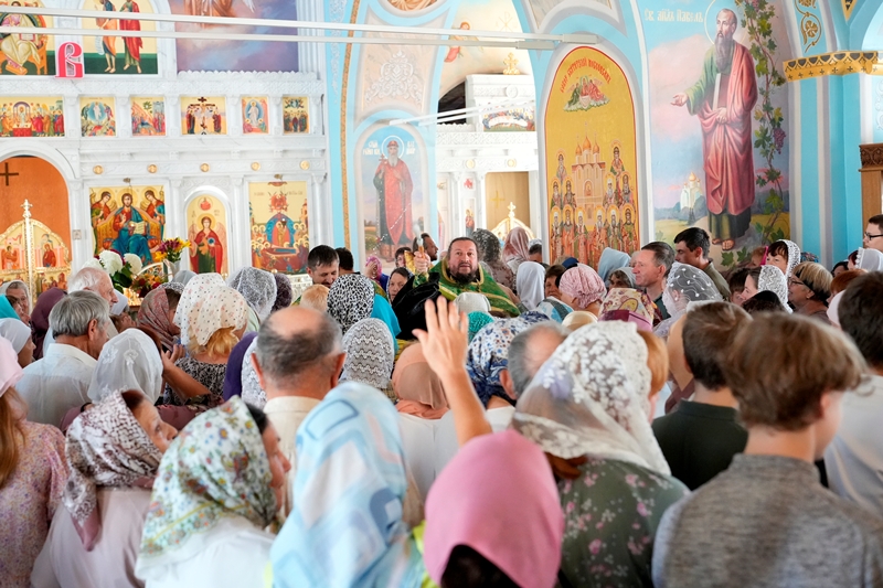 Встреча святыни и путь к истокам: в Калаче поклонились мощам Матроны Московской и открыли для молодежи региона страницы местной истории