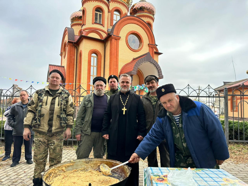 Гисметео новая калитва россошанского. Новая Калитва Церковь.