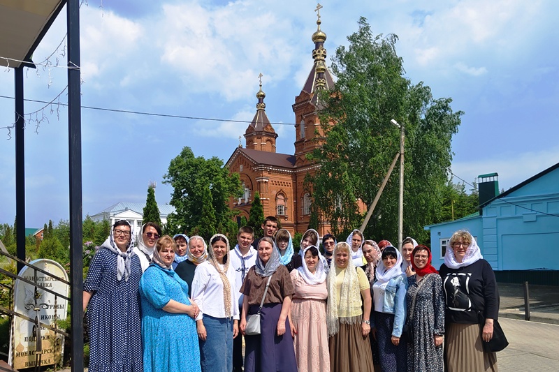 Прихожане храмов Острогожского благочиния совершили паломническую поездку к святыням Липецкой митрополии