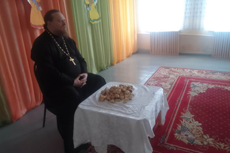Настоятель Михайло-Архангельского храма посетил детский сад №1