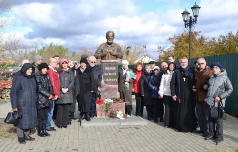 В селе Новая Калитва открыли памятник В.П. Жиляеву