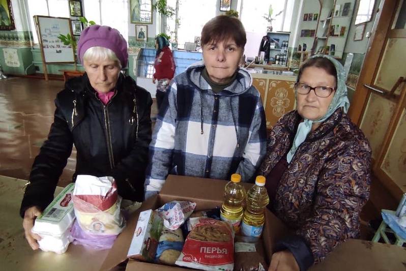 Приход Тихоновского храма с. Шубное оказал помощь семье беженцев из Харькова