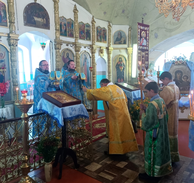 Престольный праздник в селе Гнилое