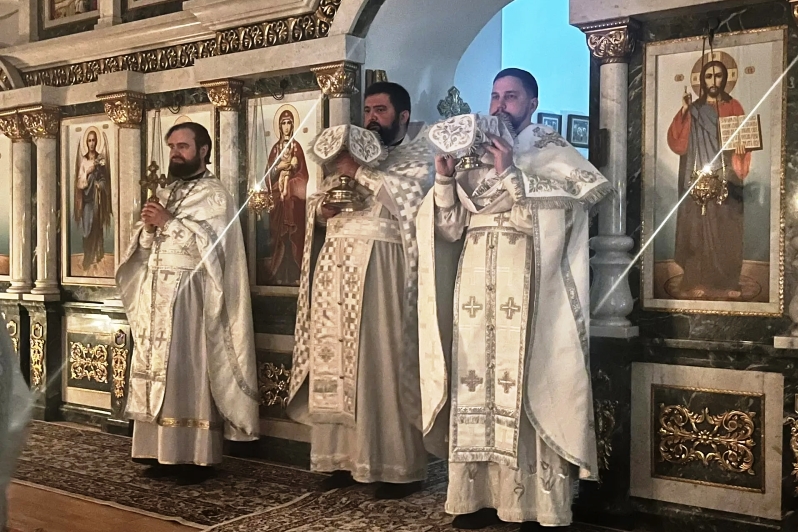 В Казанском храме города Павловска в ночь совершилась Божественная литургия на Новолетие