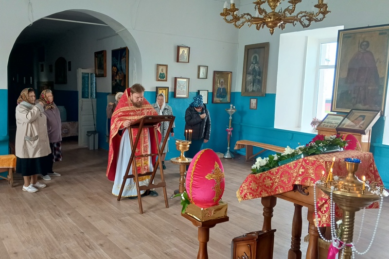 В Казанском храме села Покровка молитвенно отметили праздник иконы Божией Матери «Живоносный источник»