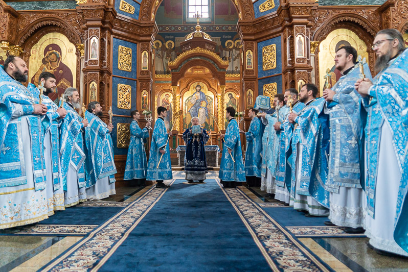 Богослужение в успенском храме воронежа. Митрополит Воронежский и Лискинский Сергий. Богослужение в кафедральном соборе на апрель 2022. Благовещенская Церковь Сергиев Посад 2022 7 апреля. Благовещенский кафедральный собор Воронеж расписание богослужений.