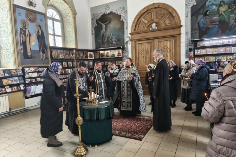 Соборная панихида в годовщину Специальная военная операция в храме святого мученика Иоанна Воина города Богучар