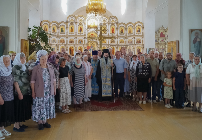 Архипастырь освятил крест для купола храма во имя святителя Митрофана, первого епископа Воронежского, села Верхний Мамон