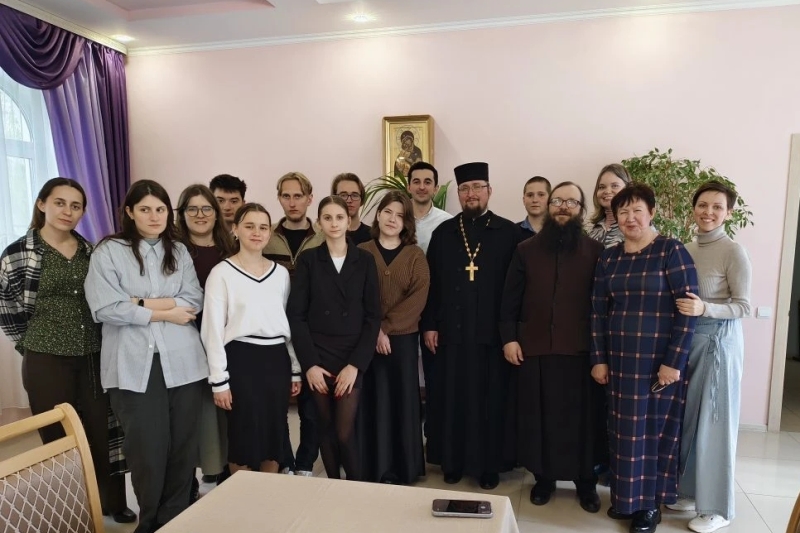 Руководитель молодежного отдела епархии встретился с делегацией православной молодежи города Москвы и молодежным активом Острогожского благочиния